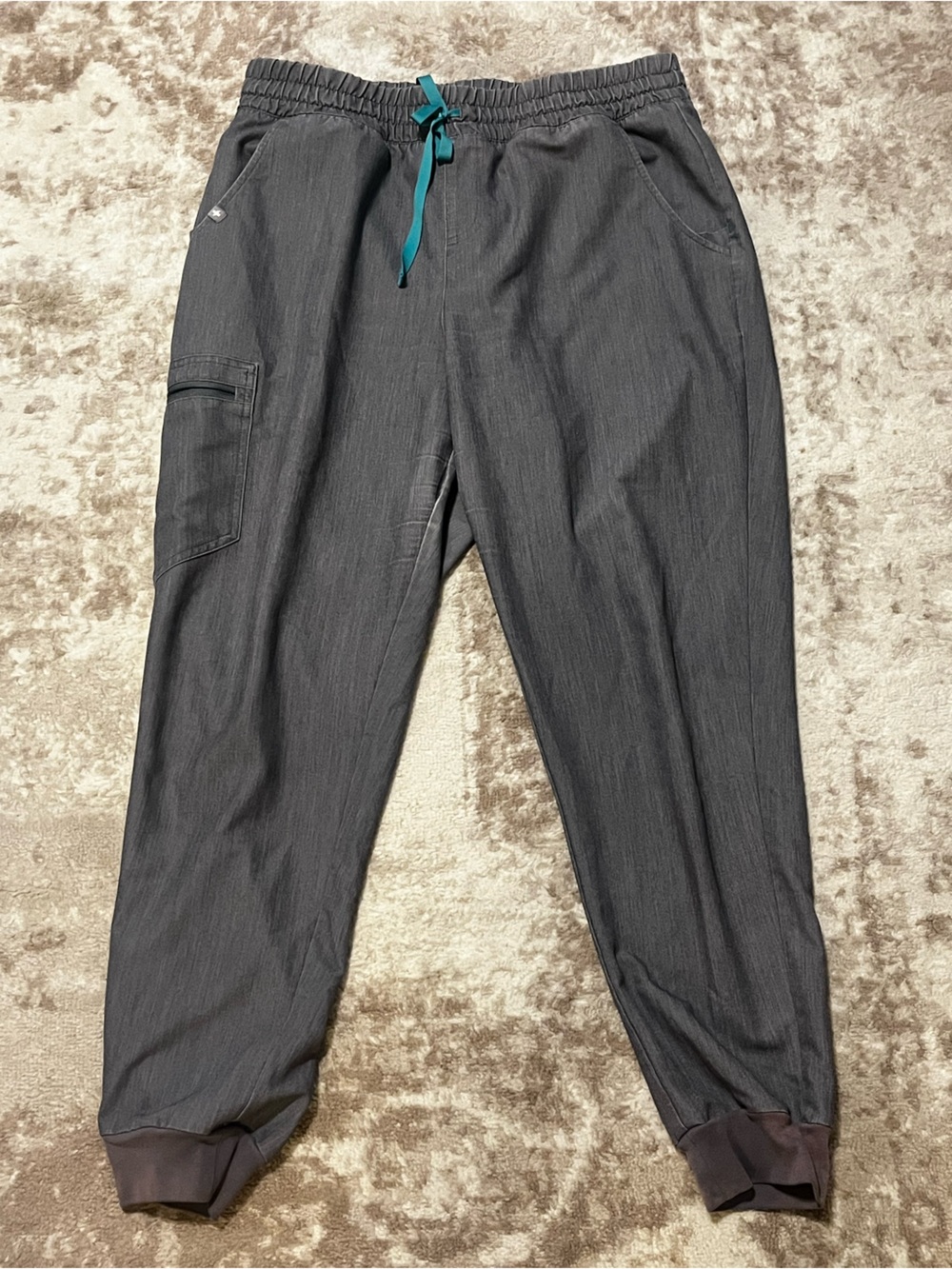 FIGS Technical Collection Mens Large Charcoal Gray Jogger Scrub Pants Inseam Rip